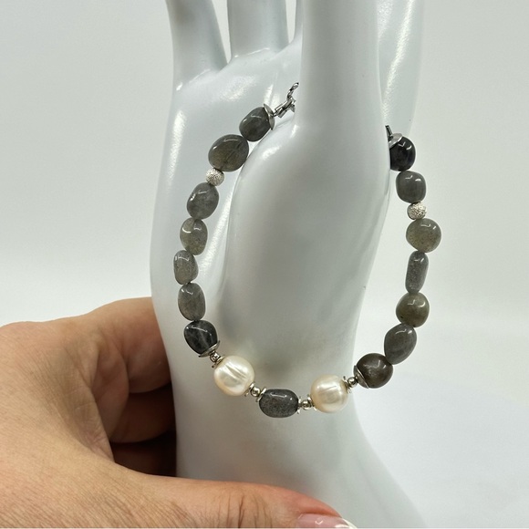 #355 New Handmade Genuine Labradorite and Freshwater Pearl Bracelet 7” - Picture 7 of 10